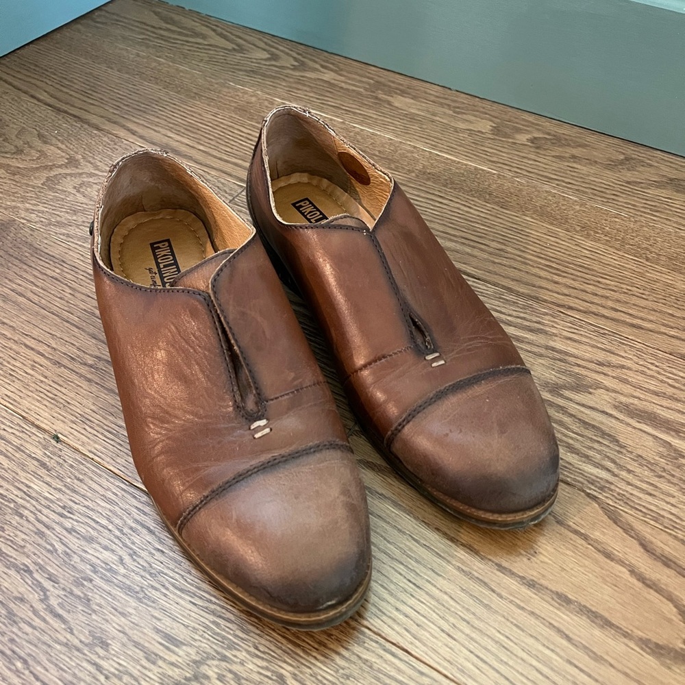 Pikolinos Women’s Brown Leather Slip-On Loafers